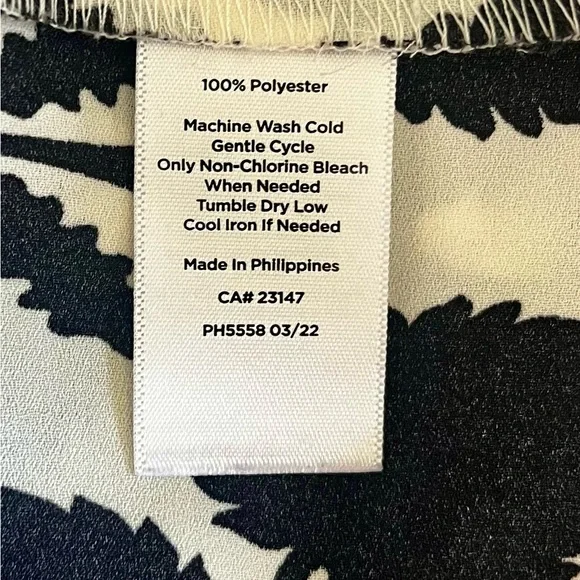 Long Talbots Black and White Graphic Blouse Medium Petite - Picture 6 of 6